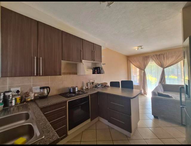 2 BEDROOM APARTMENT FOR SALE IN MOOIKLOOF RIDGE ESTATE